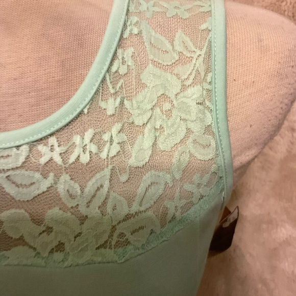 Ambiance Apparel lace top L - Picture 2 of 7